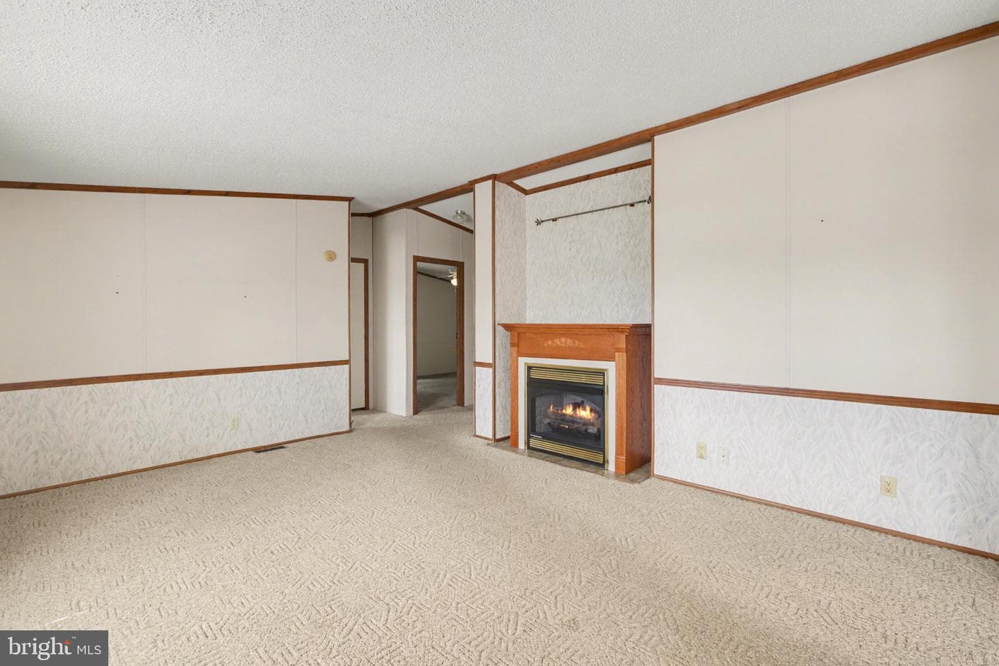 374 W Cedar Street photo 5