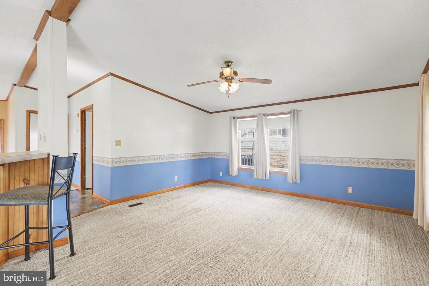 374 W Cedar Street photo 8
