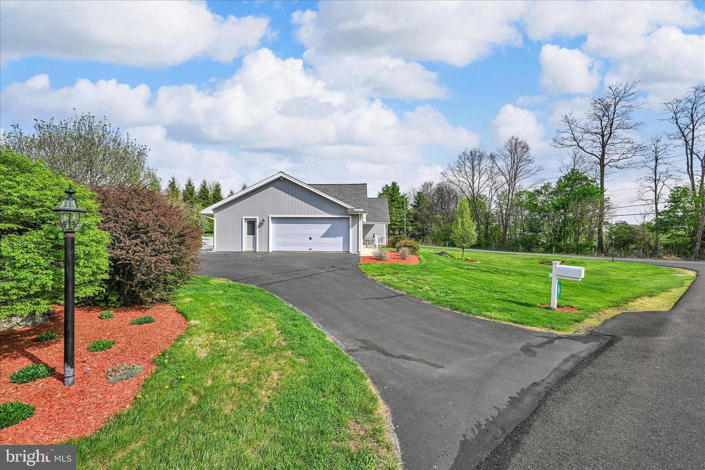 187 Tice Lane photo 3