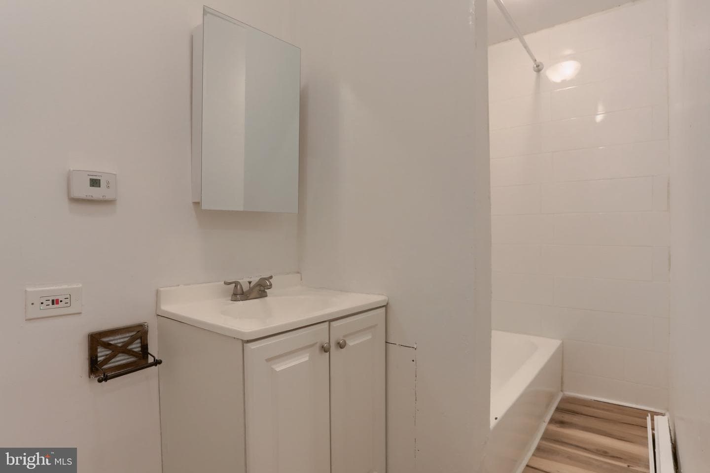 825 Scull Street photo 19