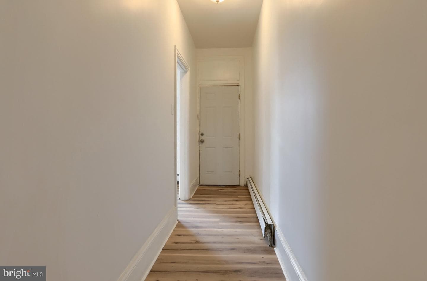 825 Scull Street photo 4