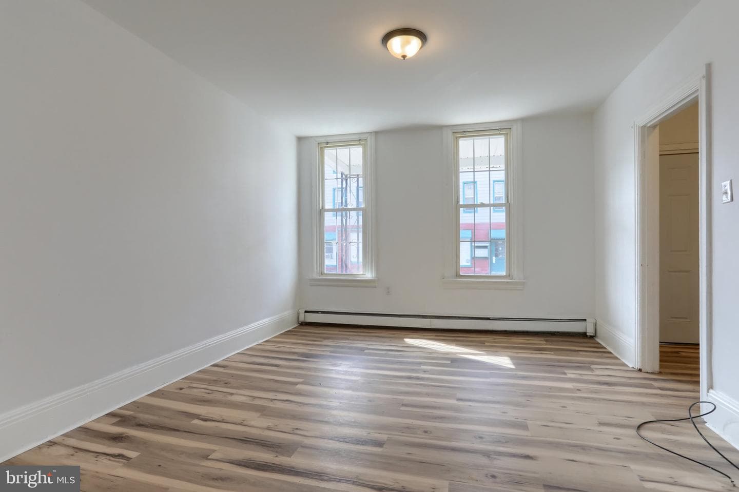825 Scull Street photo 5