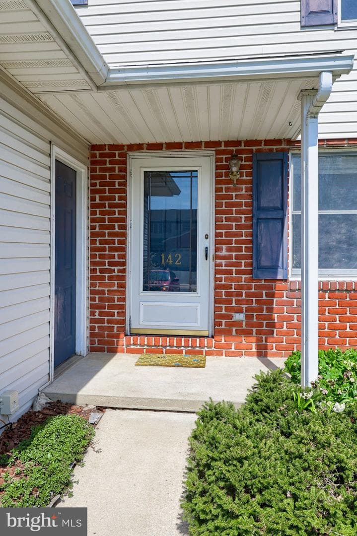 142 Palm Lane photo 4