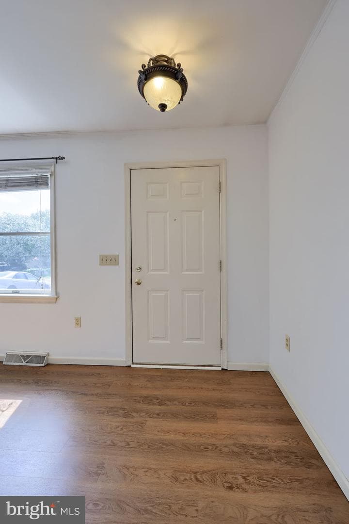 142 Palm Lane photo 5