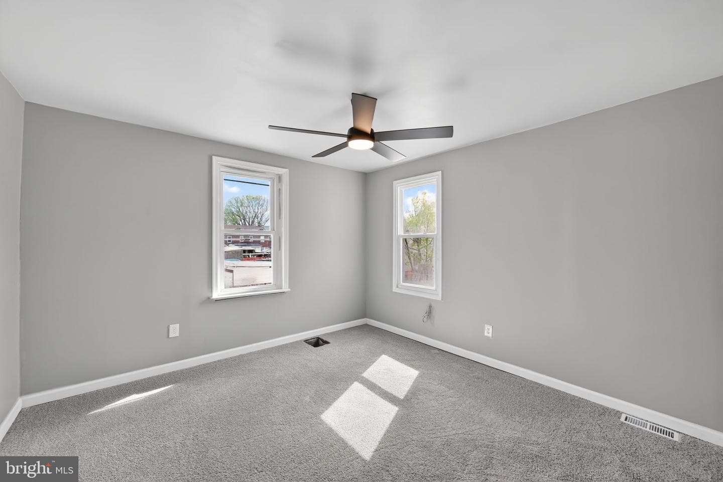1122 Buttonwood Street photo 10