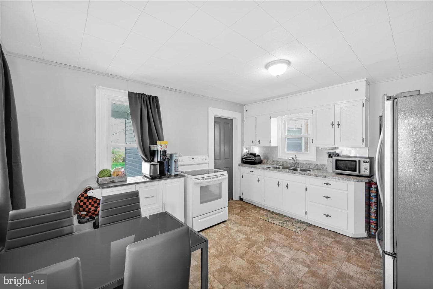 41 Memorial Boulevard photo 13