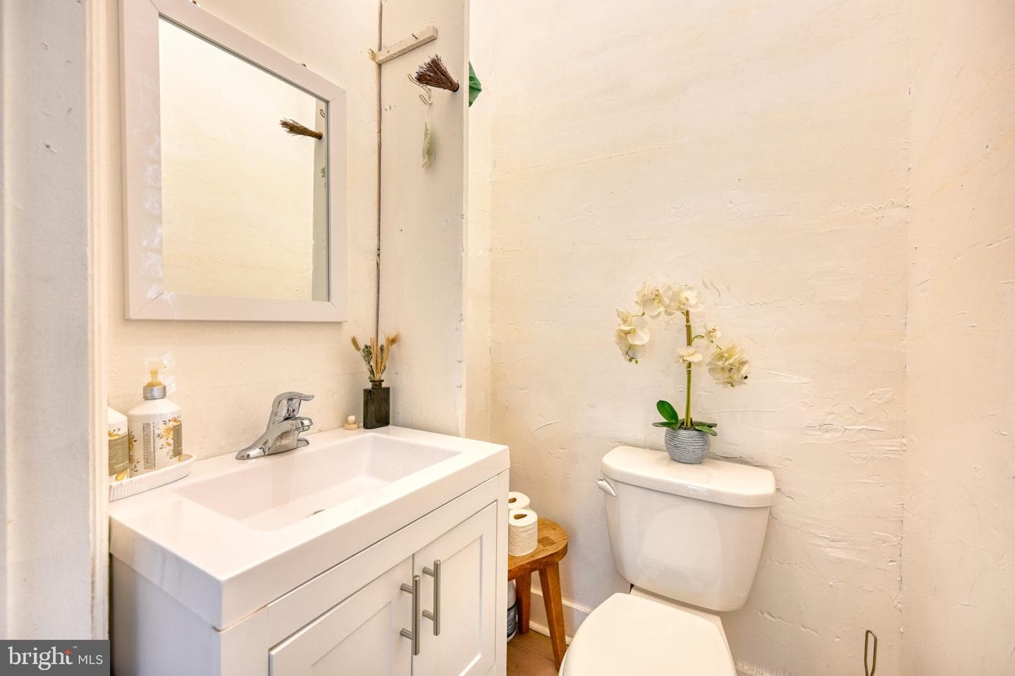 14 E Chestnut Street photo 15