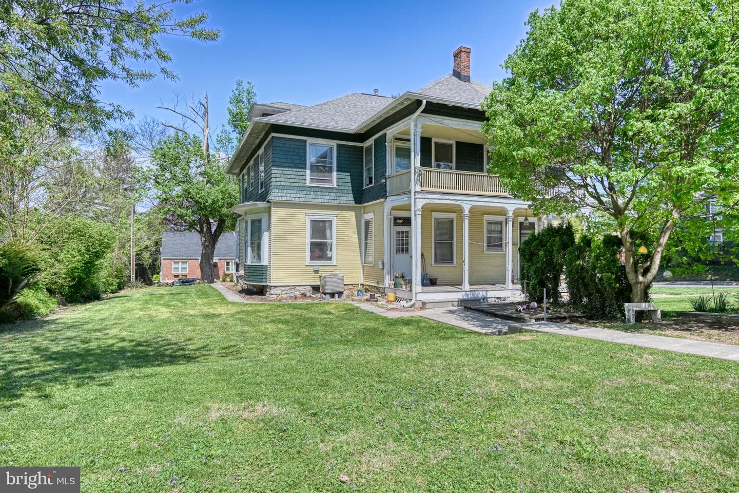 14 E Chestnut Street photo 32