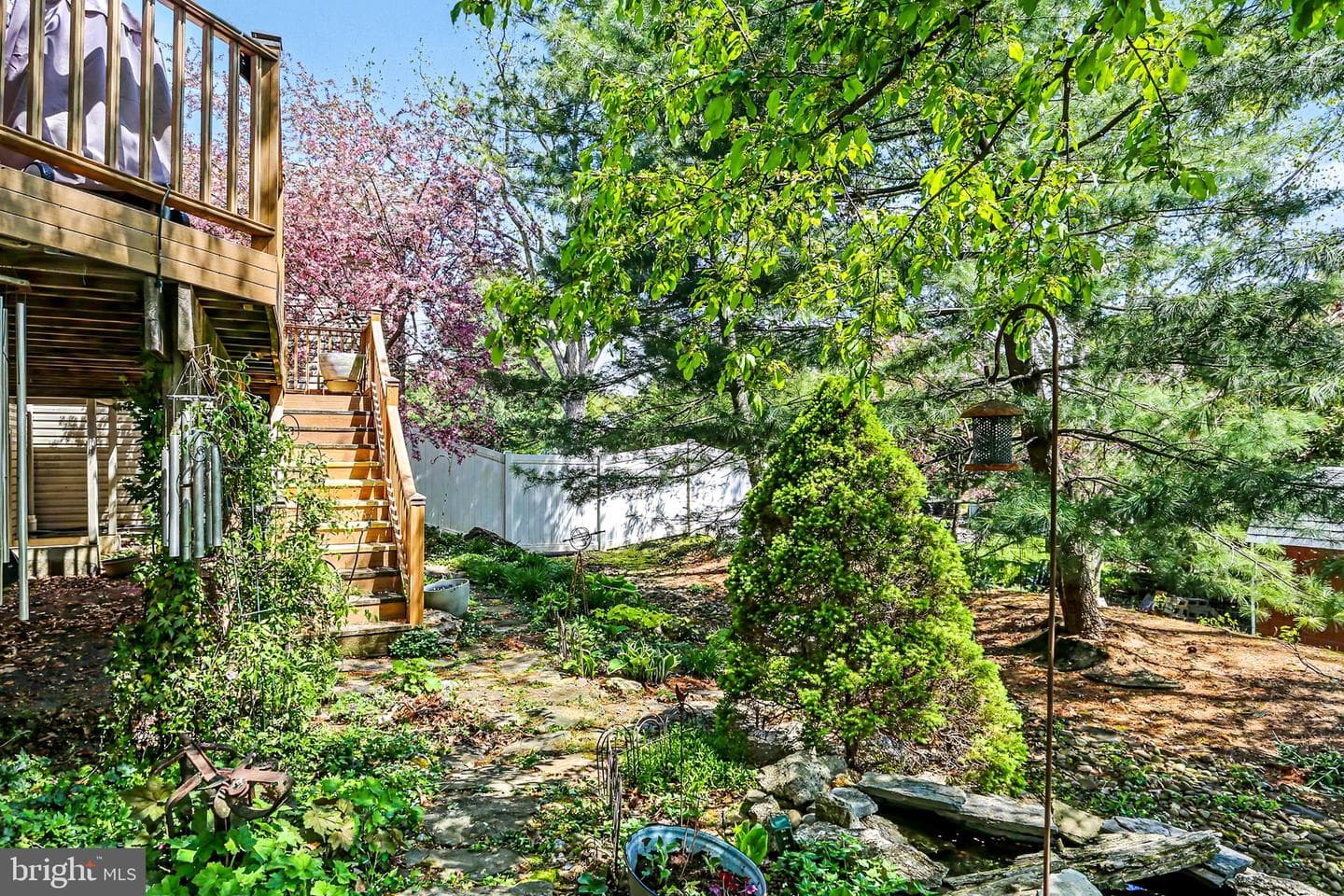 844 Victoria Lane photo 4