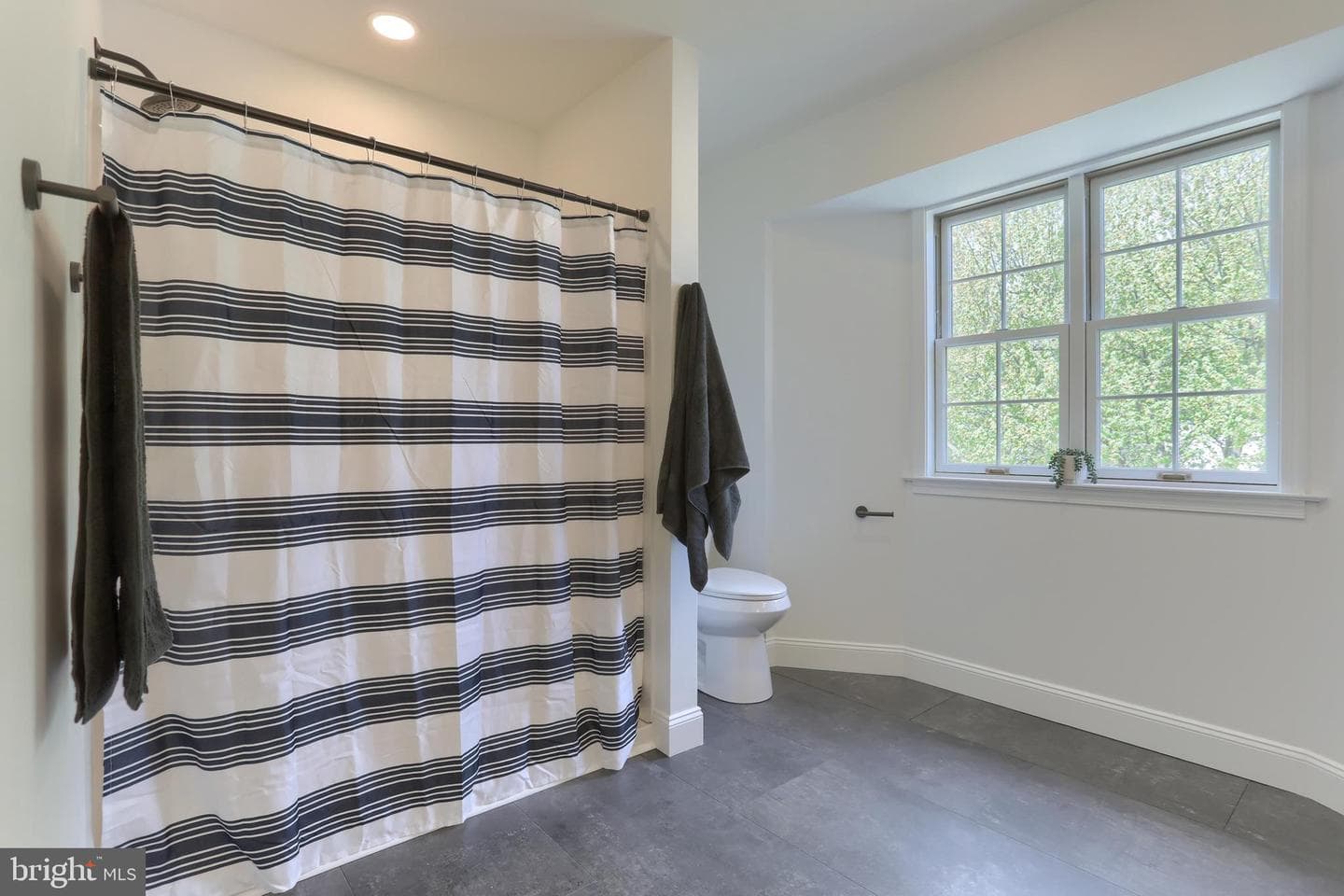 711 Brookside Lane photo 34