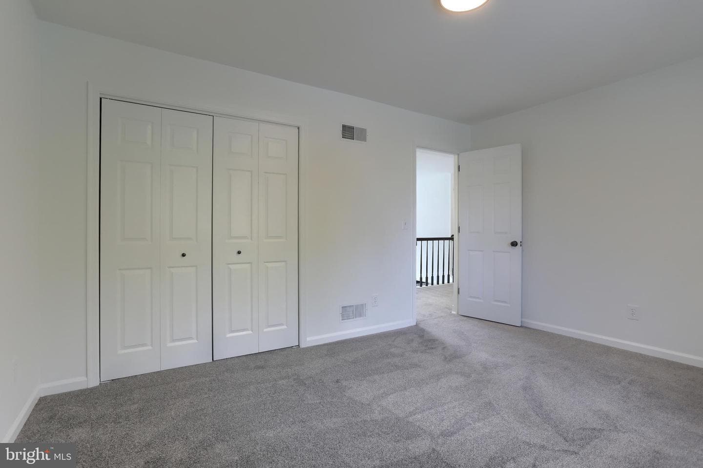 711 Brookside Lane photo 36
