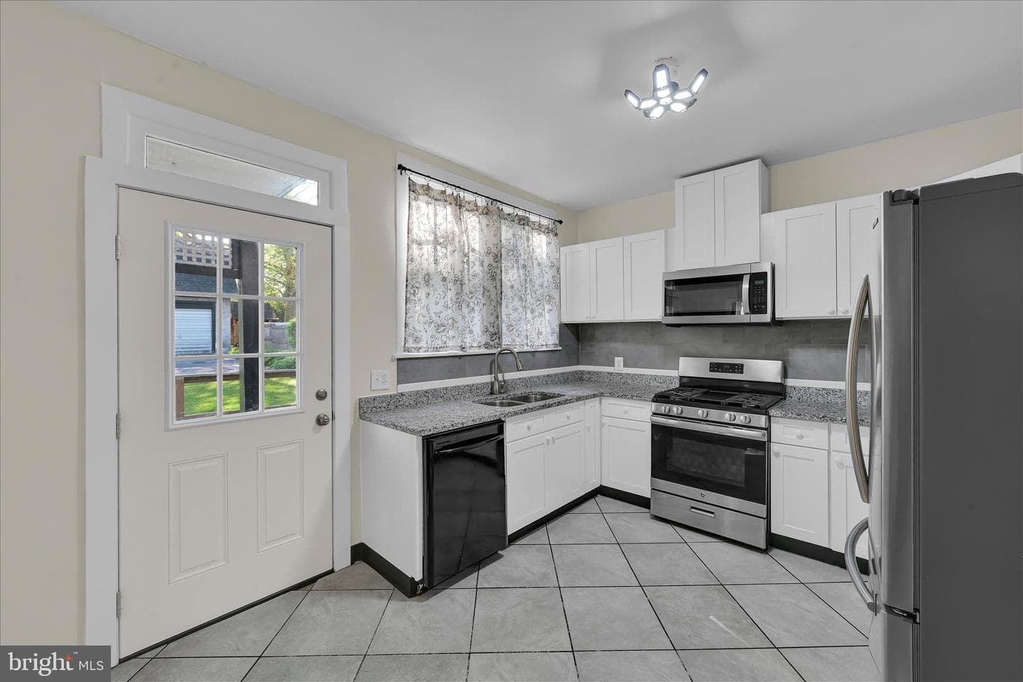 214 S Lincoln Avenue photo 10