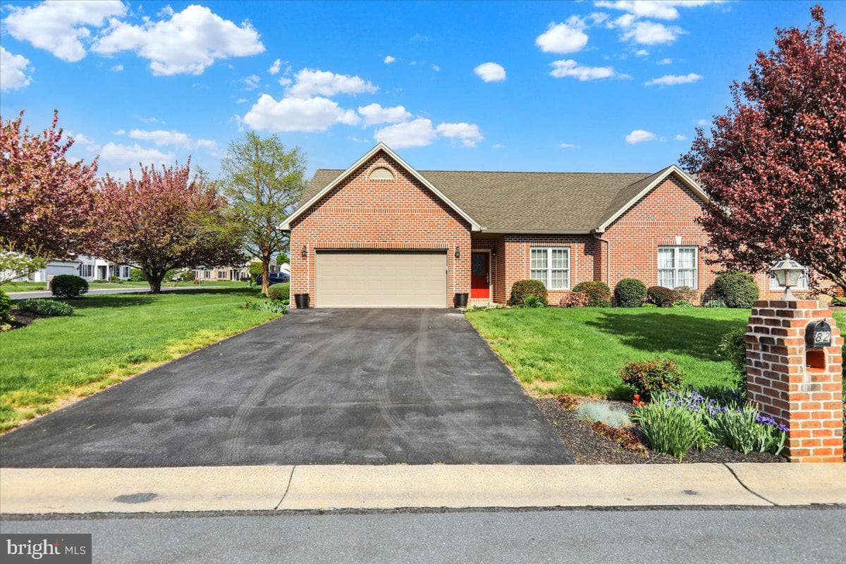 82 Fairfax Lane, Annville
