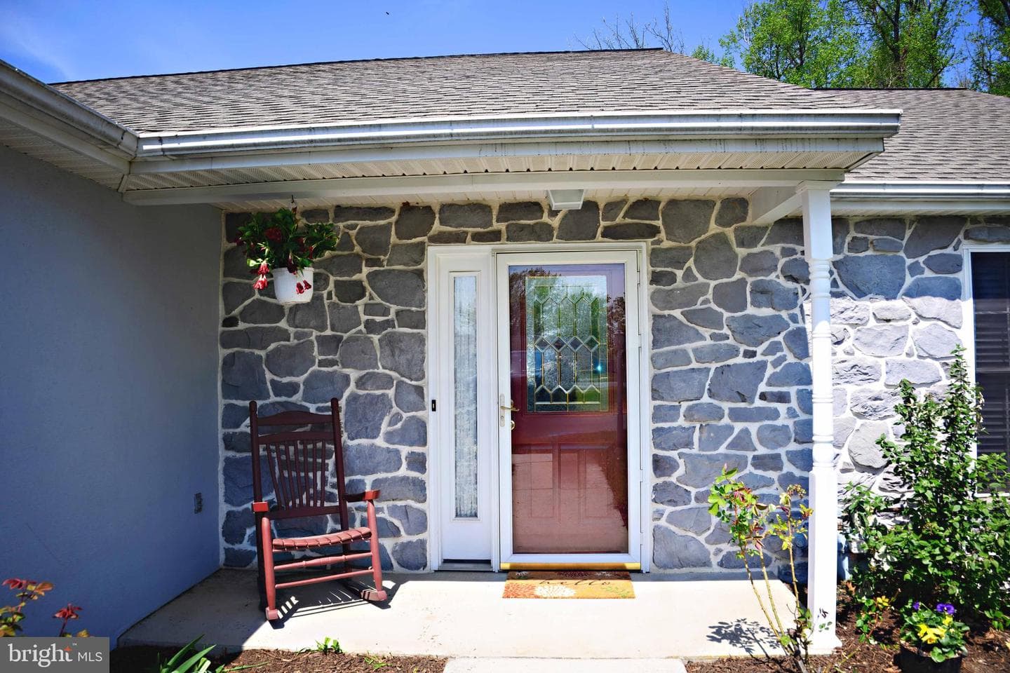 613 Blueberry Lane photo 3