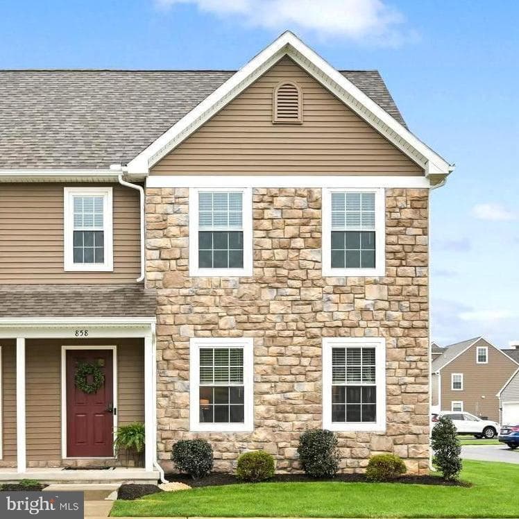 858 Byler Circle photo 2
