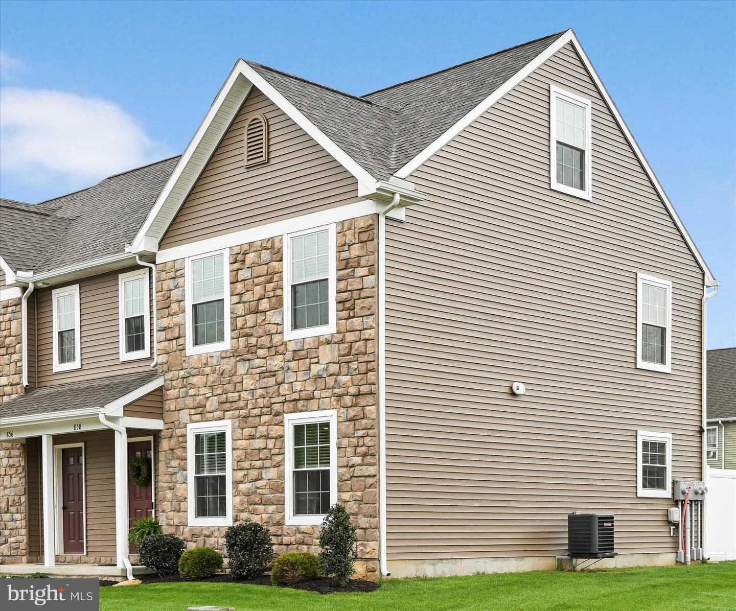 858 Byler Circle photo 4