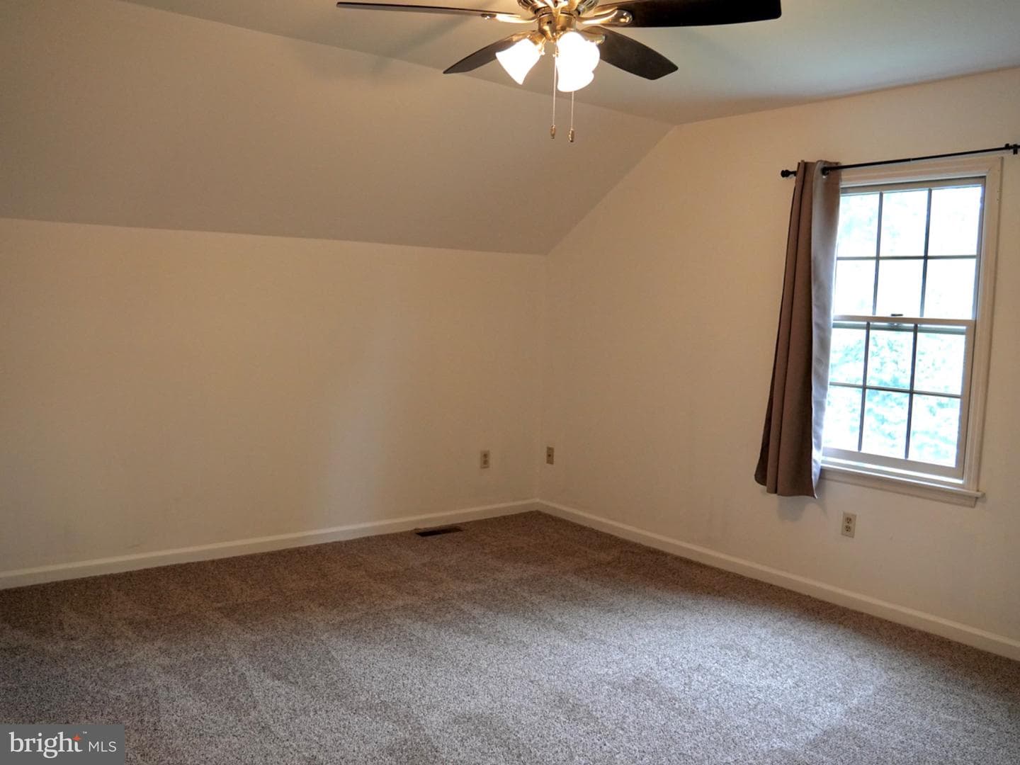 69 English Drive photo 25