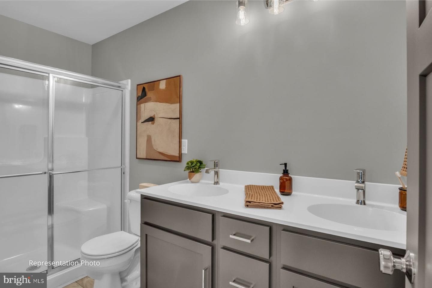 310 Flora Blvd photo 5