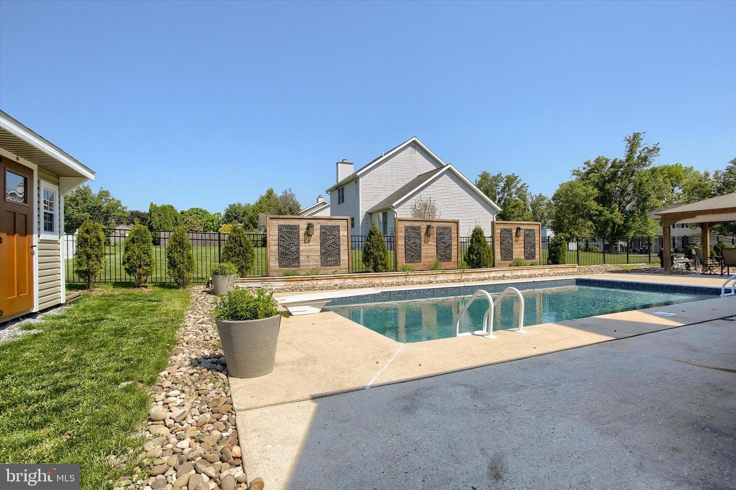 11 Wheatstone Drive photo 30
