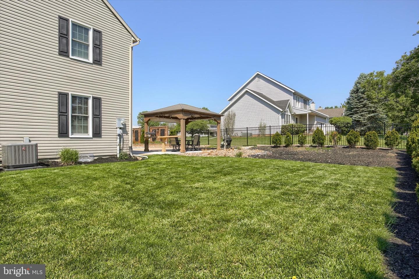 11 Wheatstone Drive photo 36