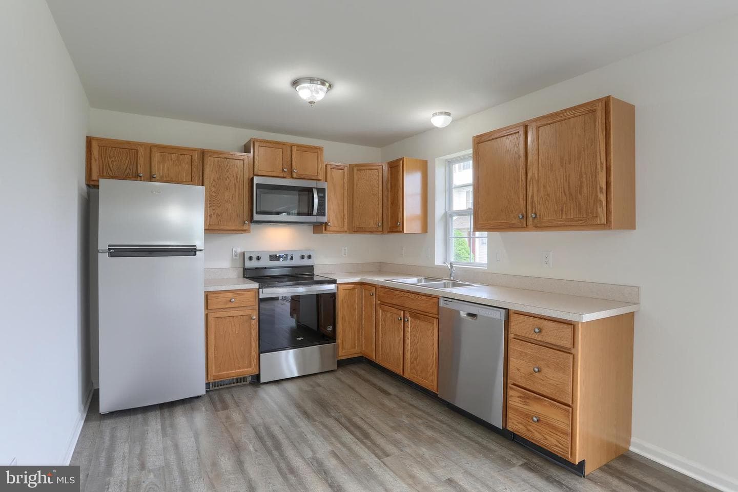 2128 Penn Street photo 6