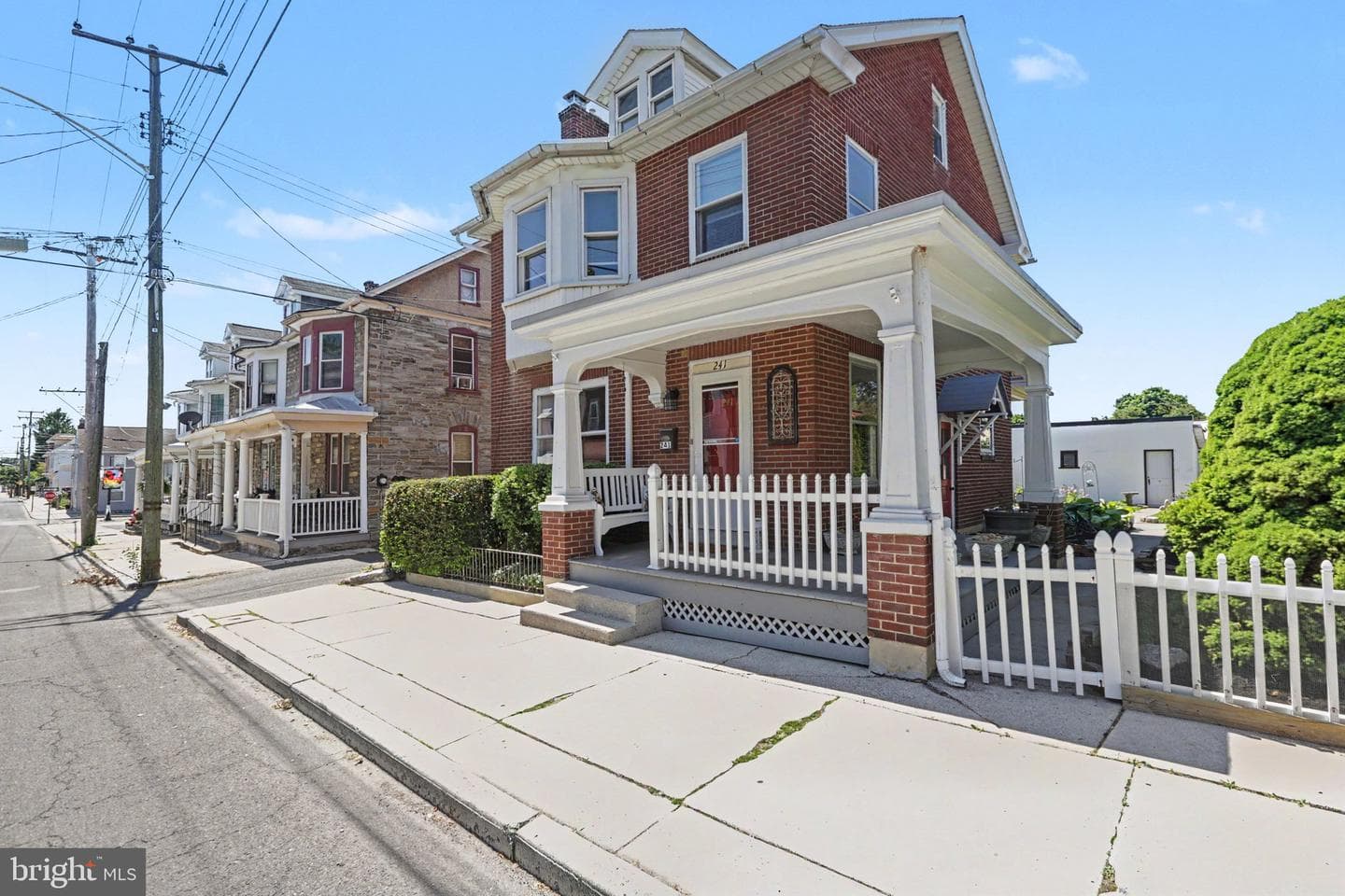 241 S 6th Street photo 2