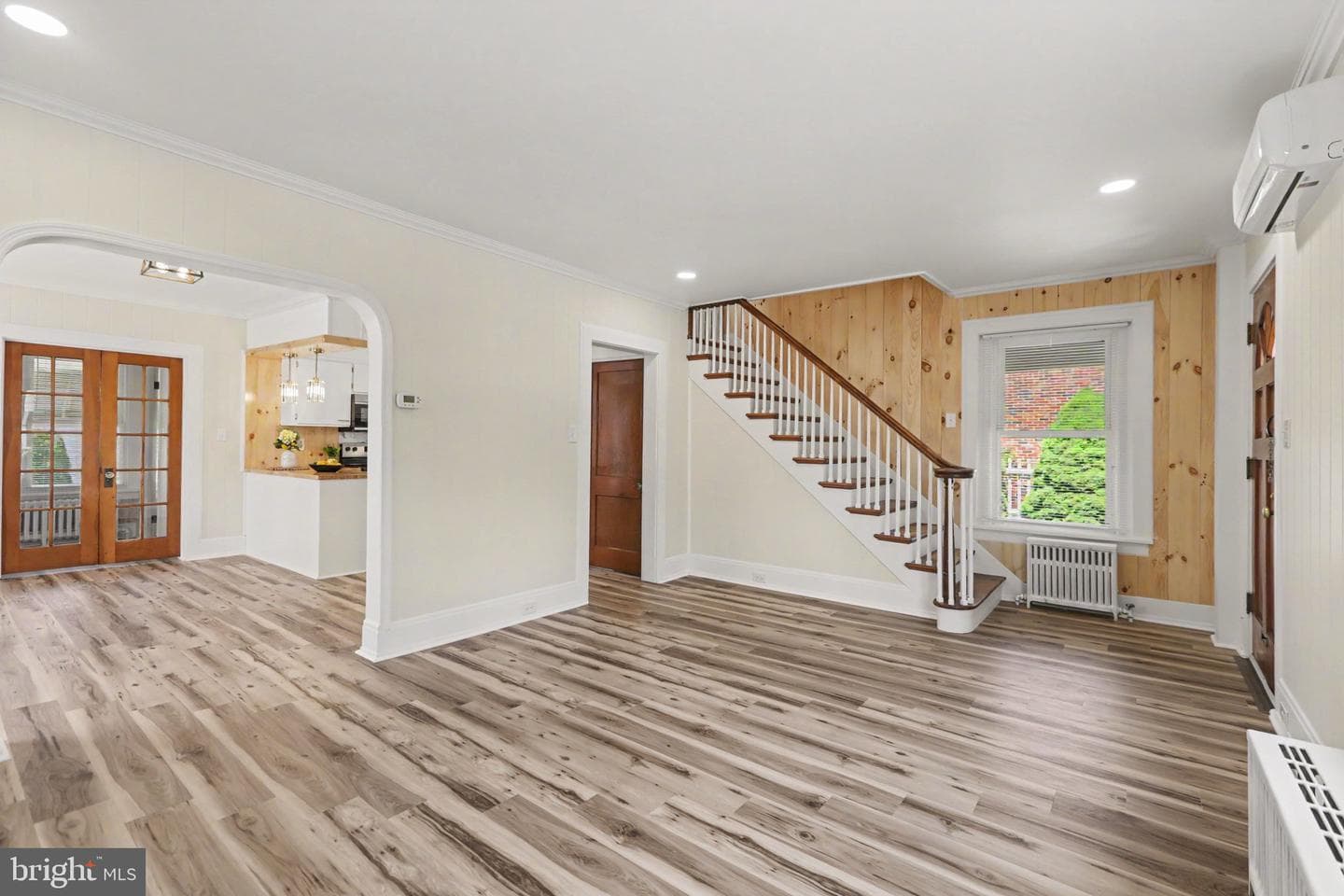 241 S 6th Street photo 7