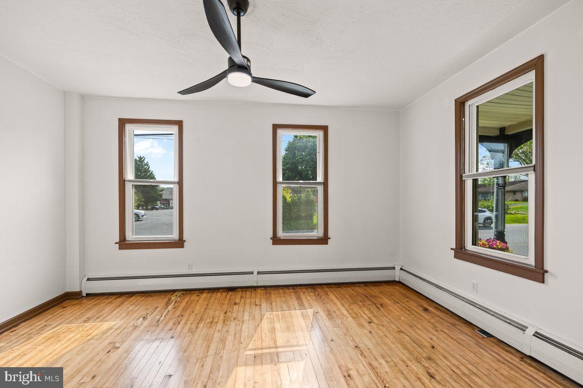 621 Noble Street photo 12
