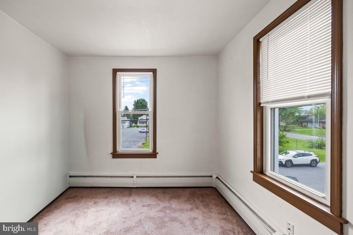 621 Noble Street photo 16
