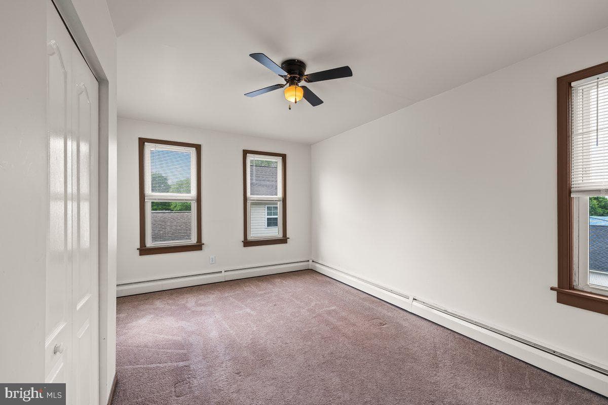621 Noble Street photo 24