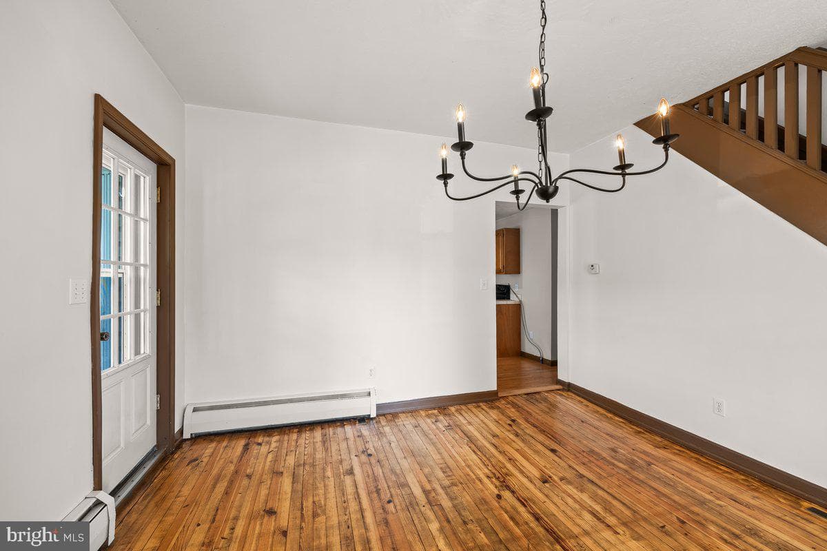 621 Noble Street photo 8