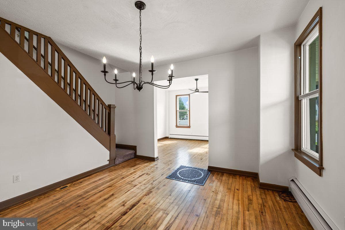 621 Noble Street photo 9