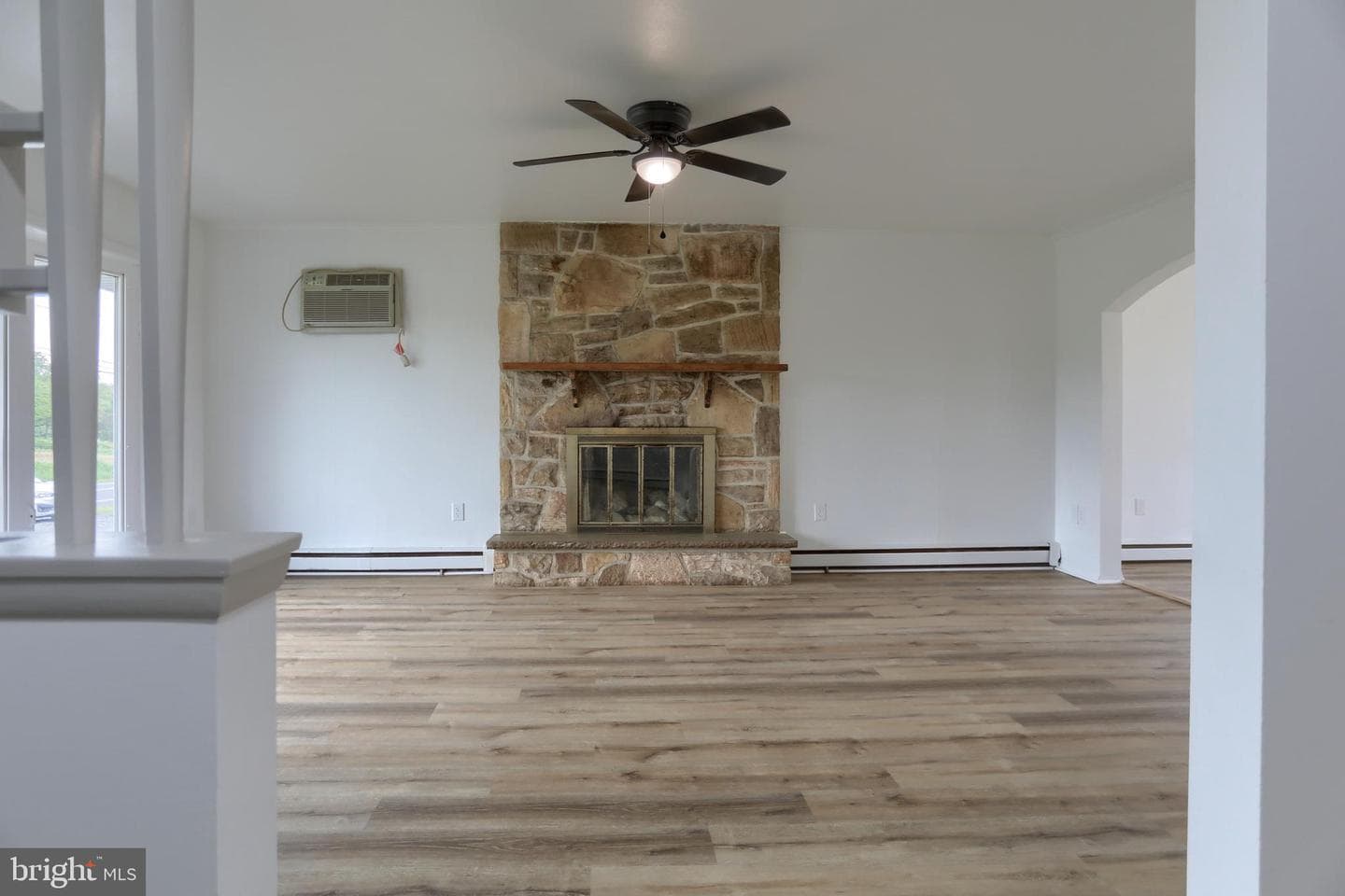 231 W Main Street photo 3