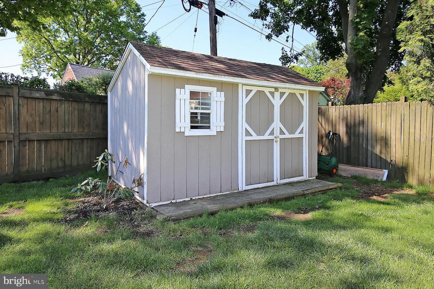 1634 Elm Street photo 5