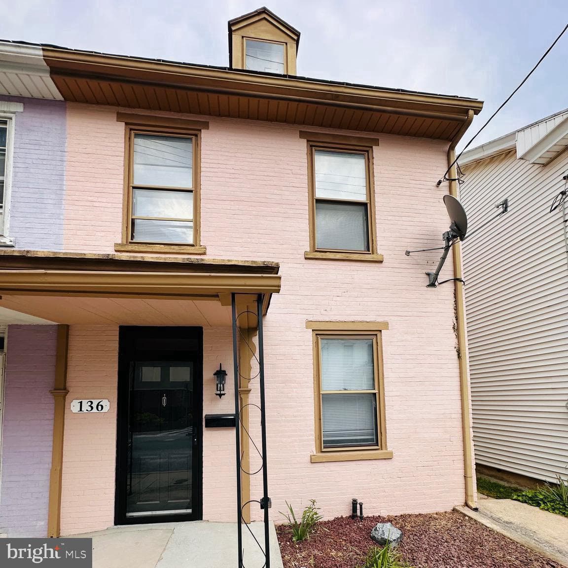 136 N Railroad Street, Annville