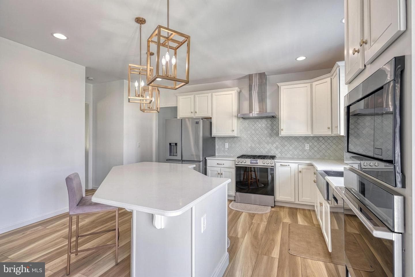 1549 Cambridge Drive photo 23