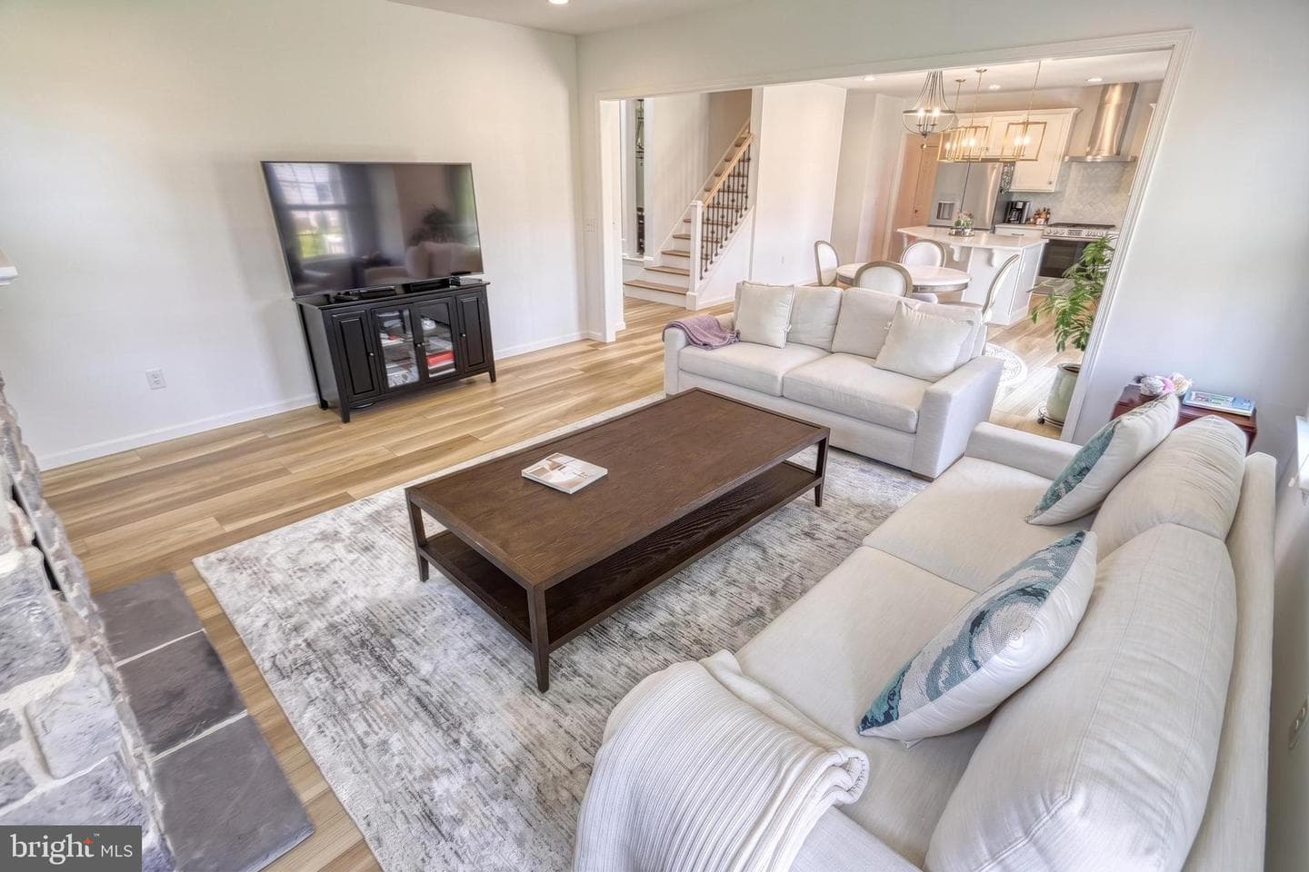 1549 Cambridge Drive photo 32