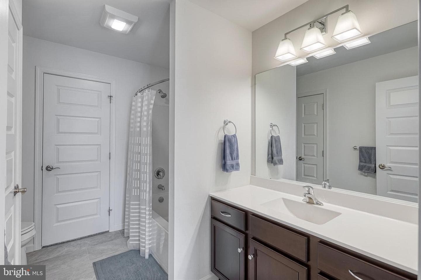 1549 Cambridge Drive photo 48