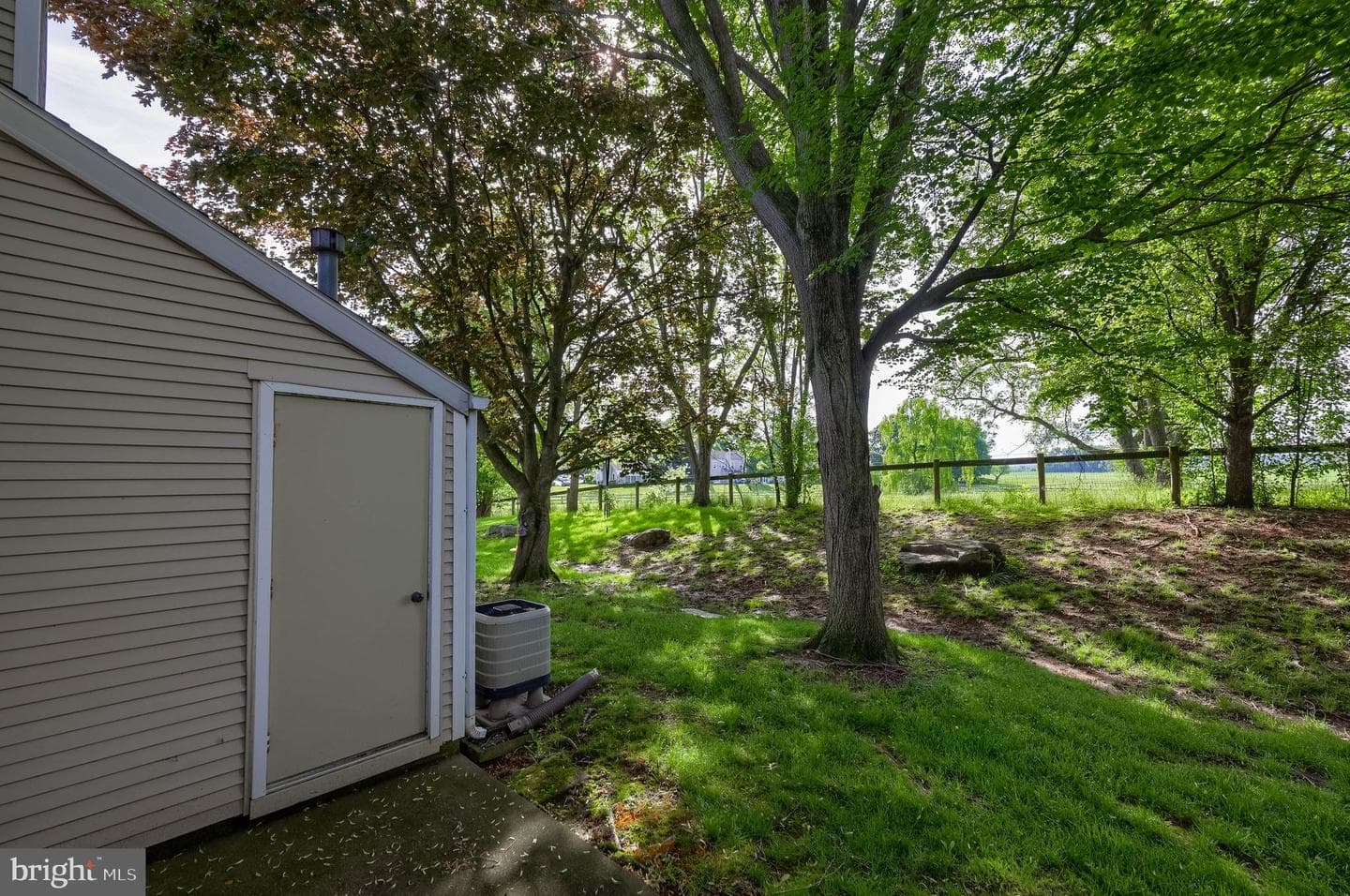1531 Cambridge Court photo 6