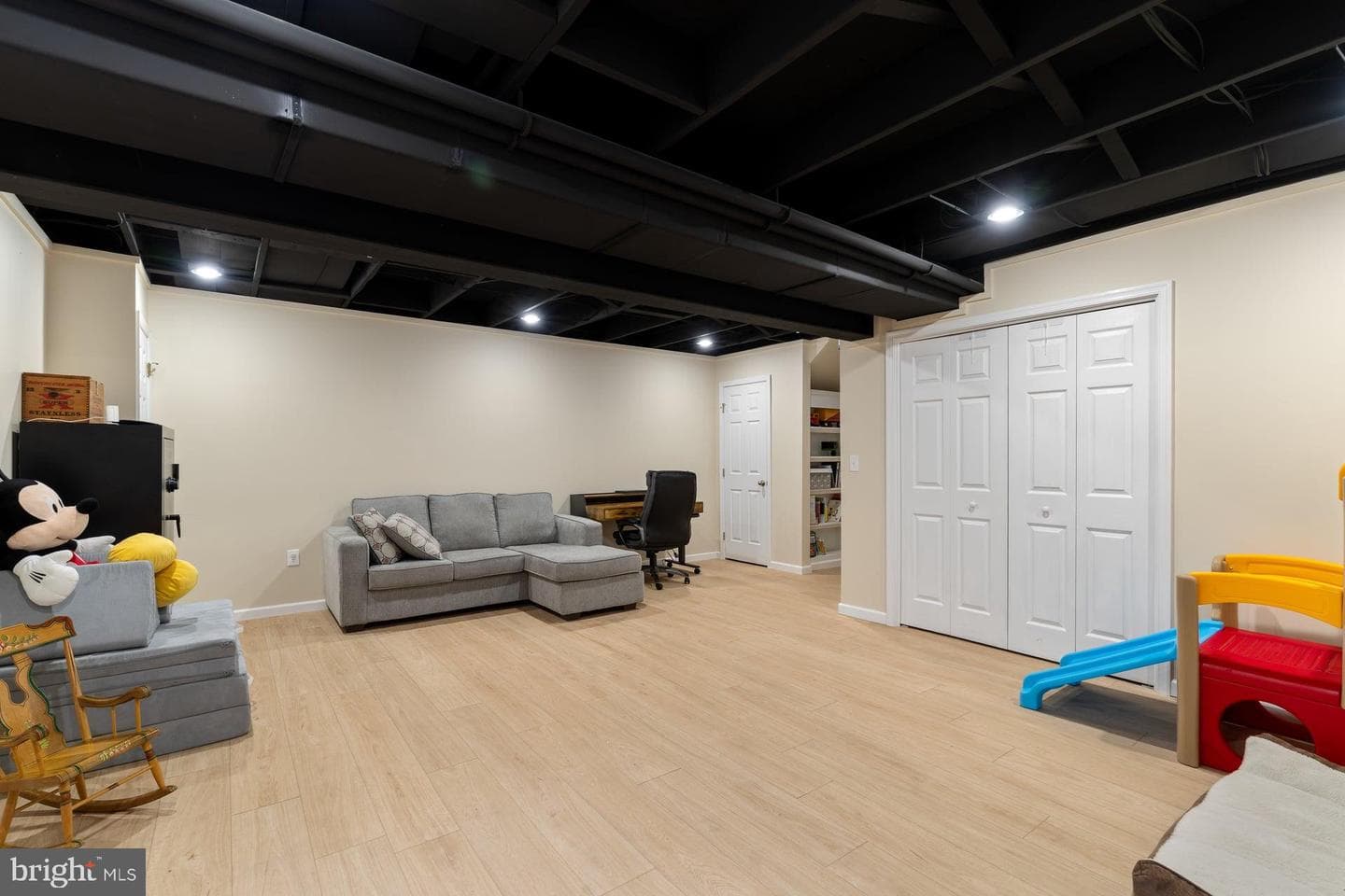 537 Brookwood Drive photo 31