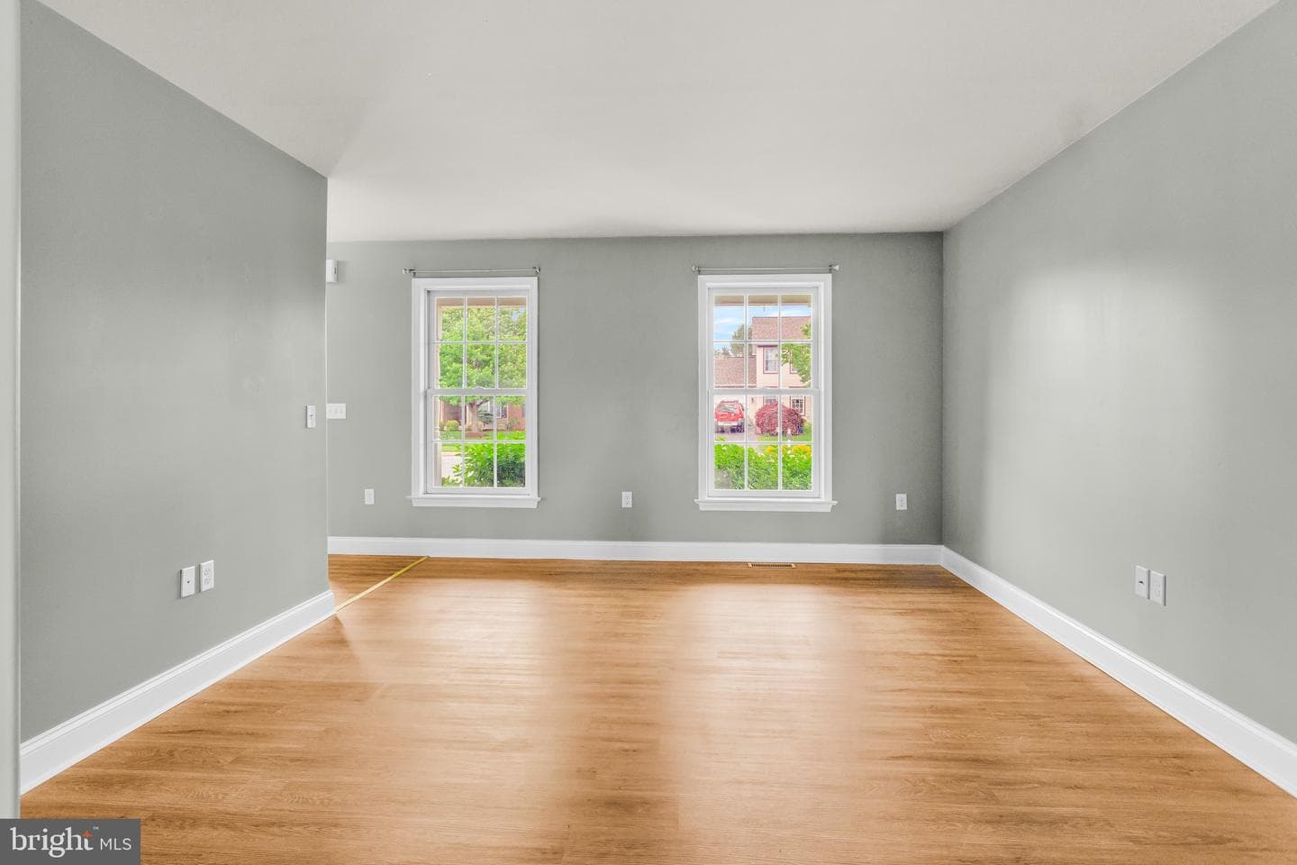 25 Springbrook Drive photo 4
