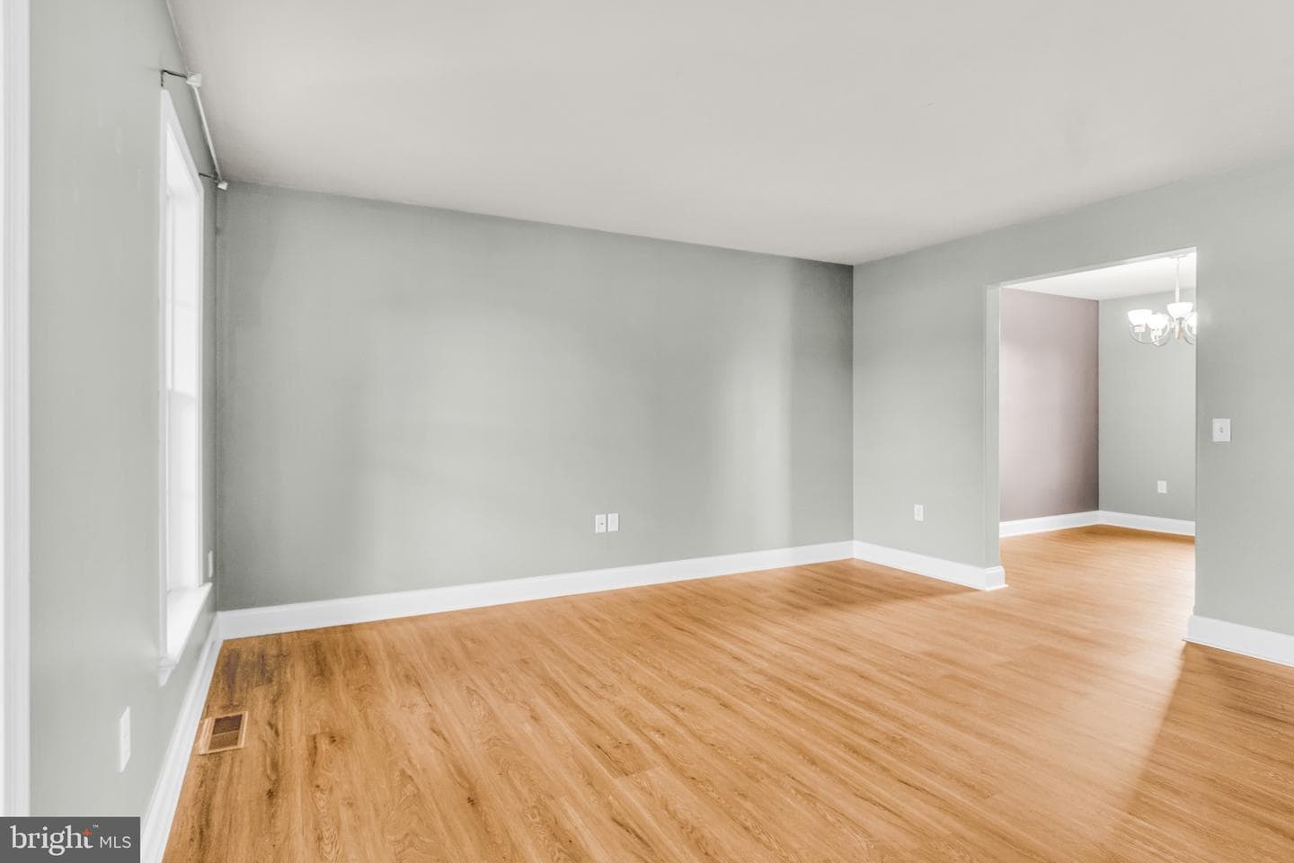 25 Springbrook Drive photo 5