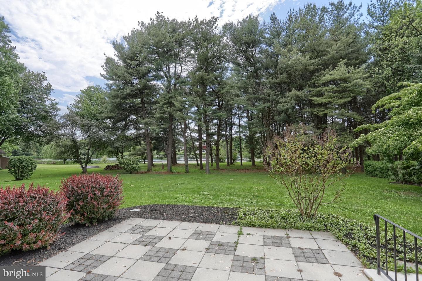 235 Narrows Drive photo 63