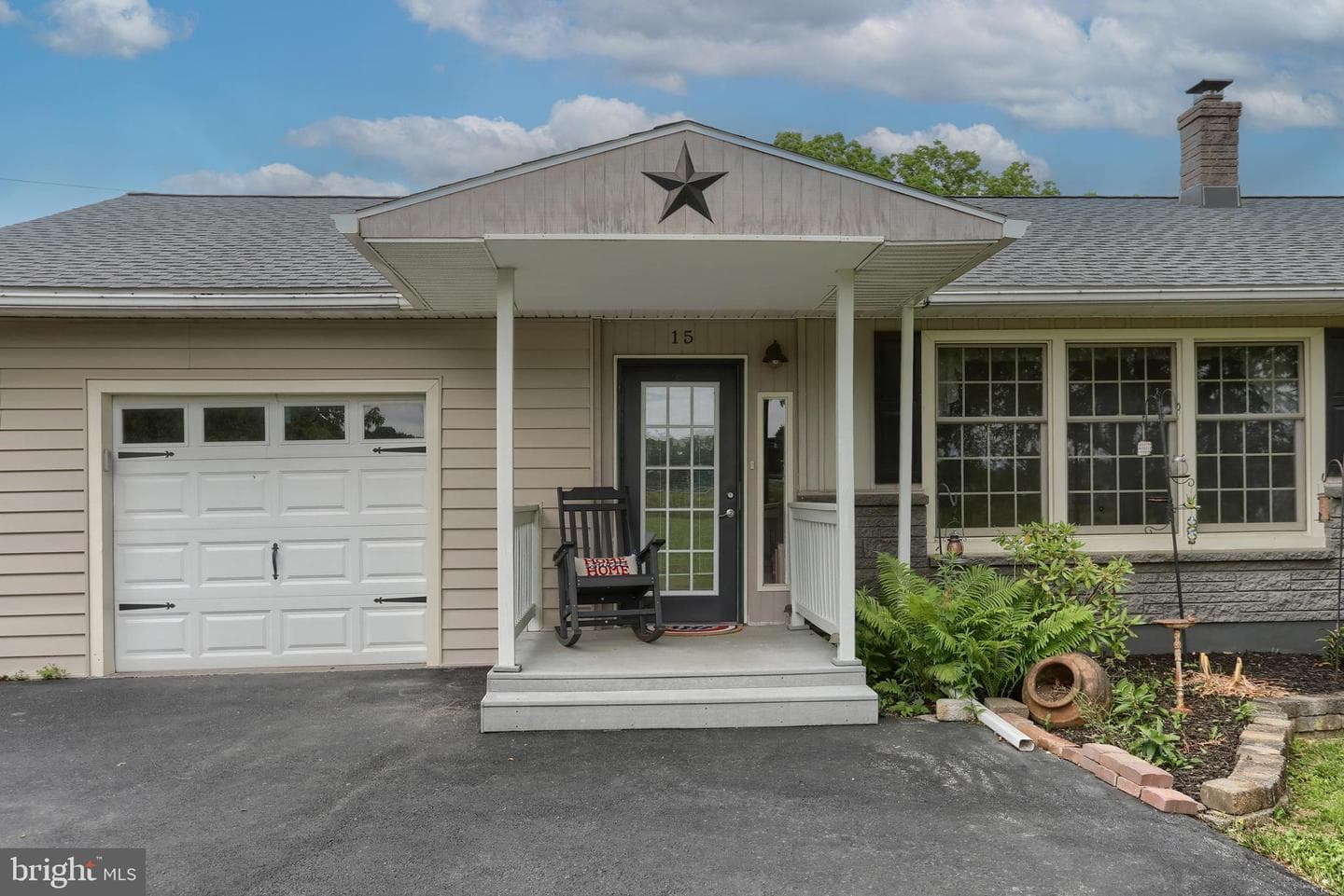 15 Alden Lane photo 3