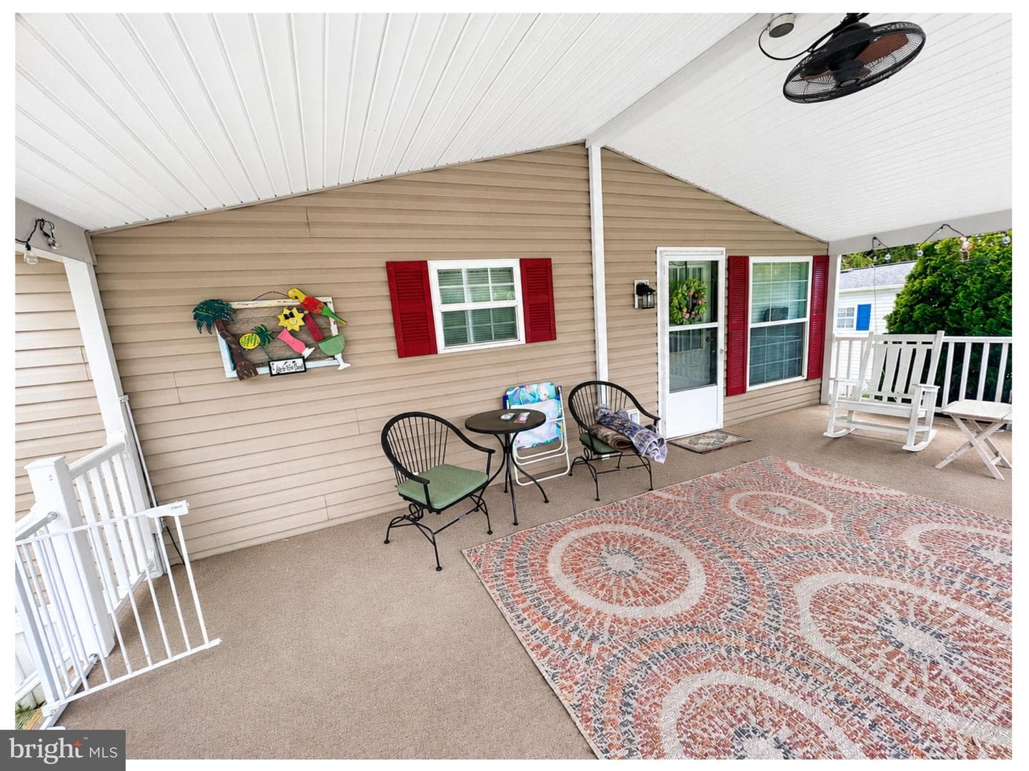 468 W Cedar Street photo 4