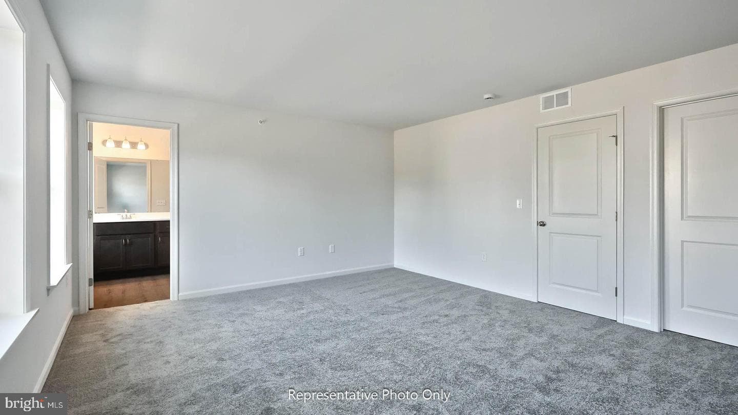 104 Foundry Lane photo 14