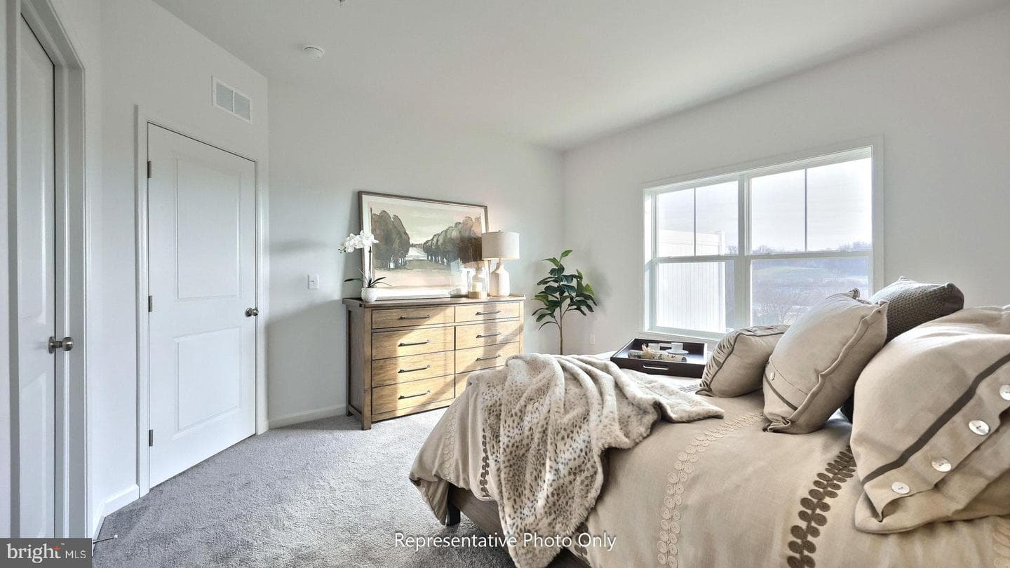 100 Foundry Lane photo 12