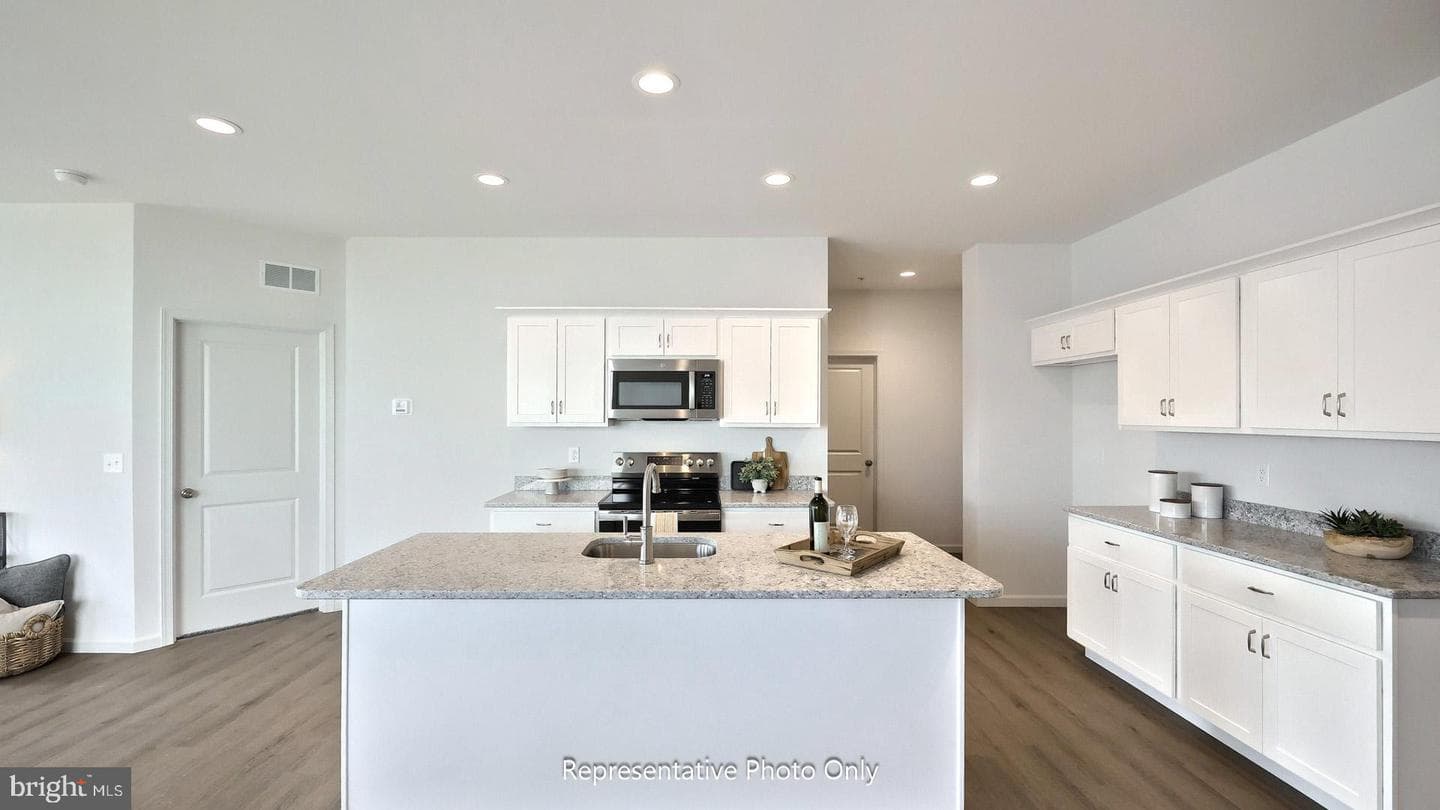 100 Foundry Lane photo 3