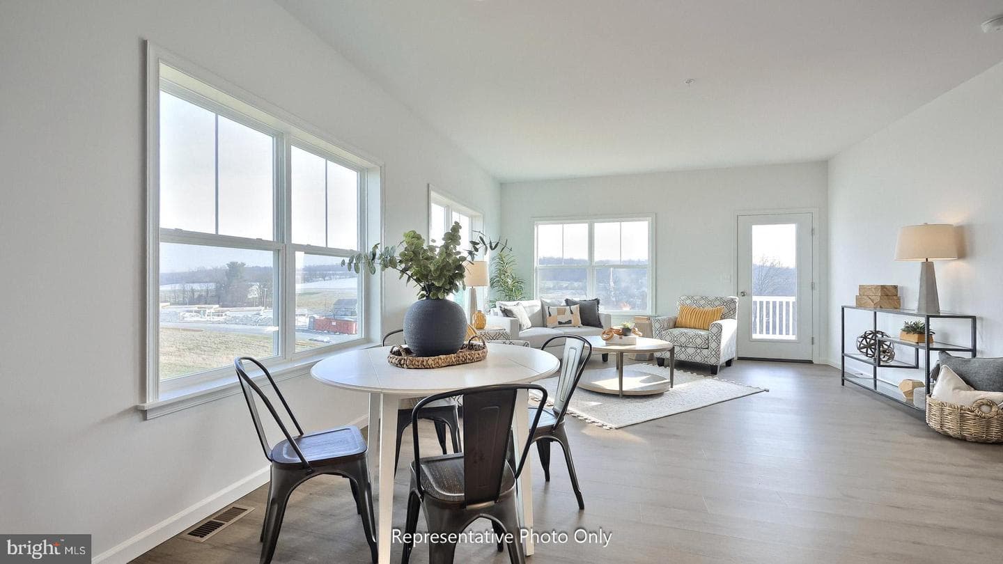 100 Foundry Lane photo 8