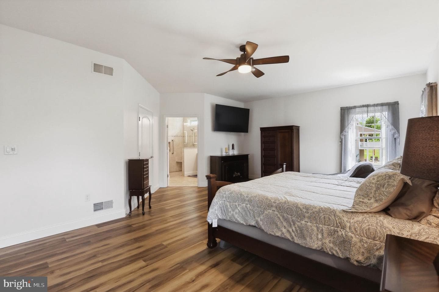 1084 Alden Way photo 23